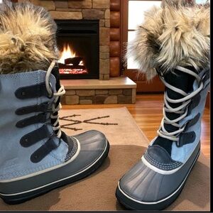 SOREL Joan of Arctic Winter Boot,Light Metal-Blue       size 8    NWB
